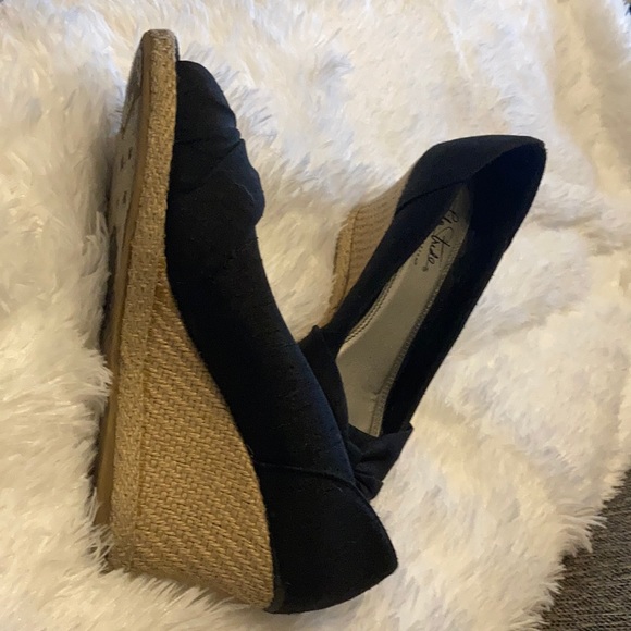 Black Open Toe Wedges - Picture 4 of 4